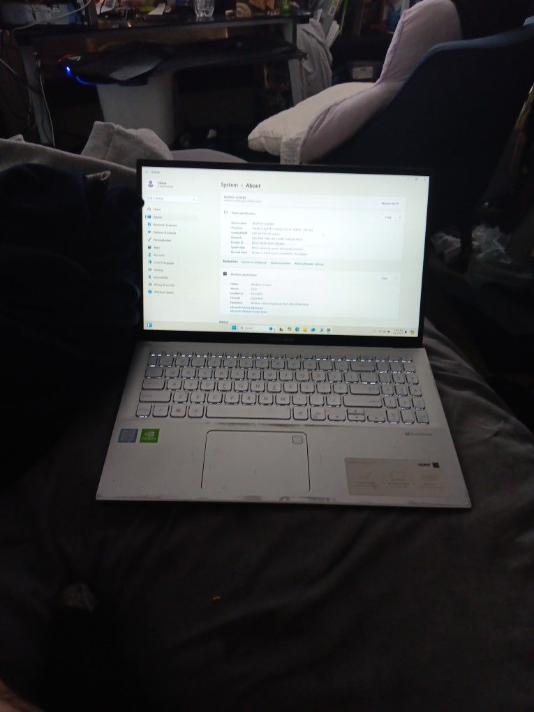 Asus. Vivobook i7 Laptop