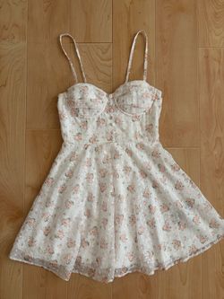 🌸 Cute Windsor floral dress, never worn