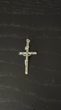 Silver crucifix pendant