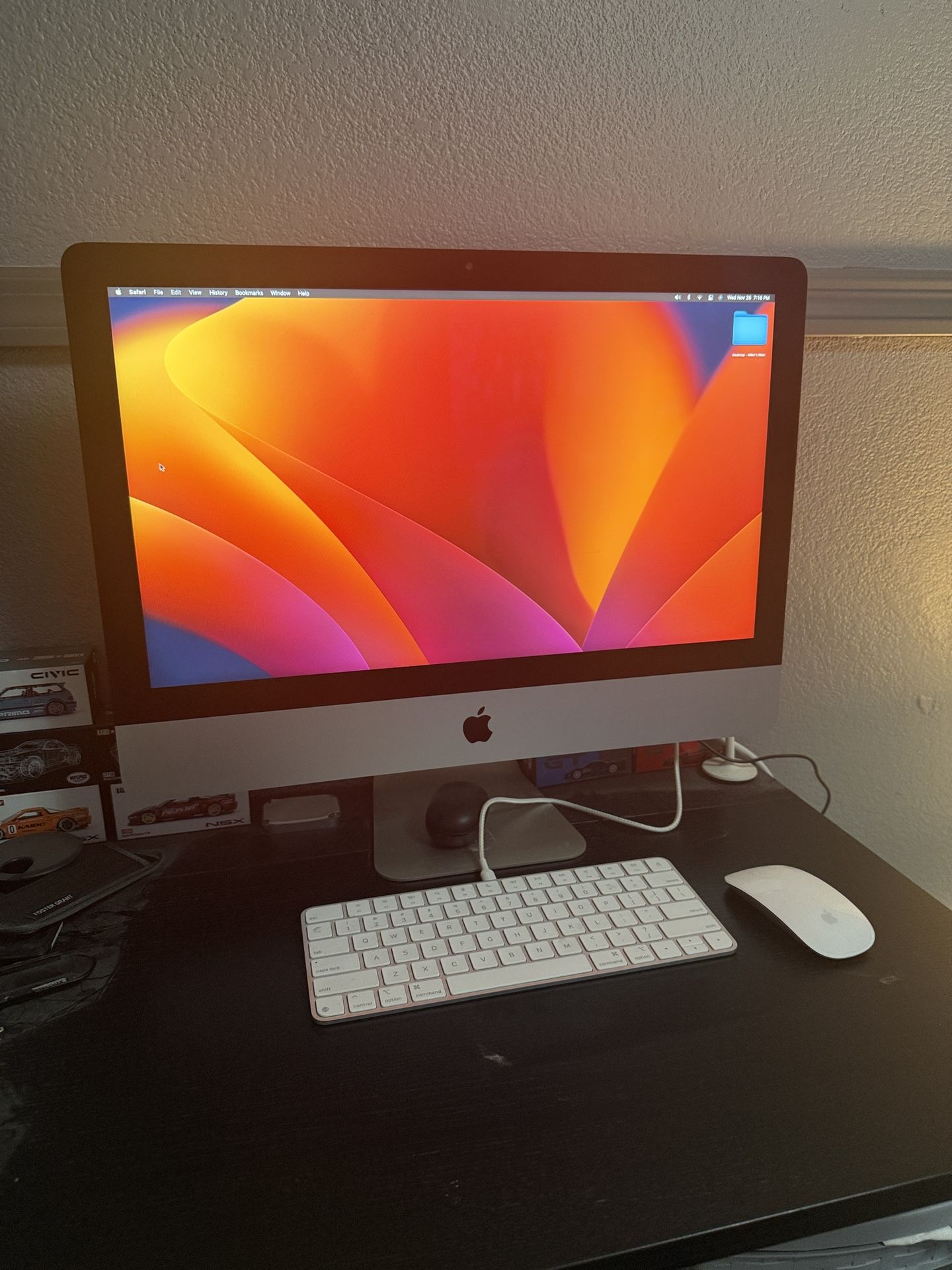 21” iMac Desktop