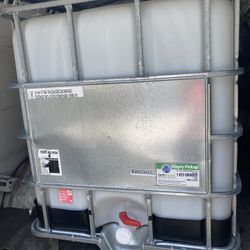 275 Gallon IBC Tote/Water Tank