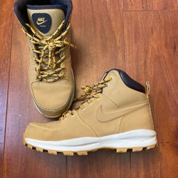 Nike Boots