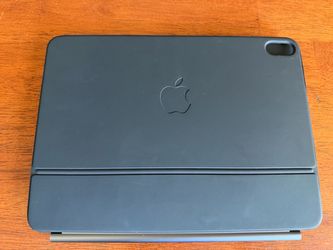 11 inch iPad Air (M4) Magic Keyboard