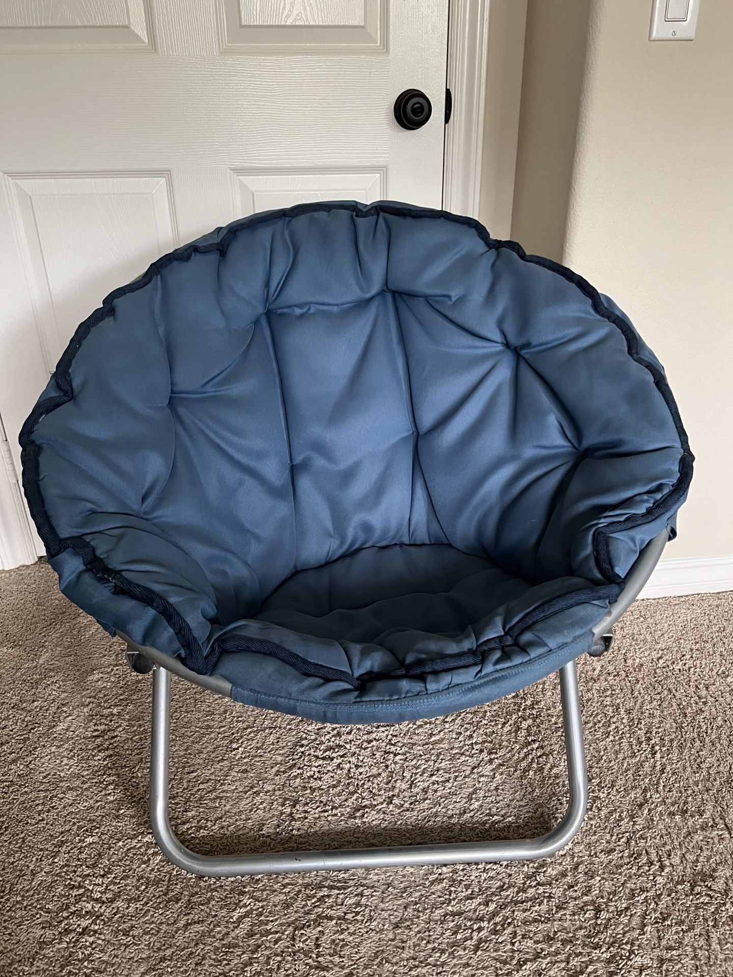 Foldable Blue Saucer Chair