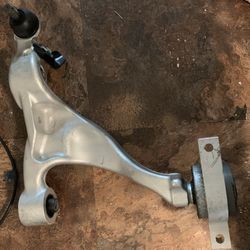 09 Infinti M35 Driver And Passneger Side Lower Control Arms 