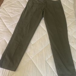 Lululemon ABC Classic Fit WovenAir Men’s Trousers.  Size 36