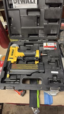 DEWALT 23 gauge nailer