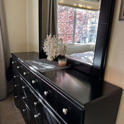 Dresser With Mirror, 6 Drawers