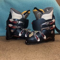 Salomon Ski Boots Size 9 