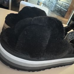 Uggs Platform Slippers 