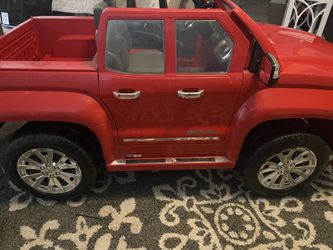 GMC Denali full-size Power wheel with new battery