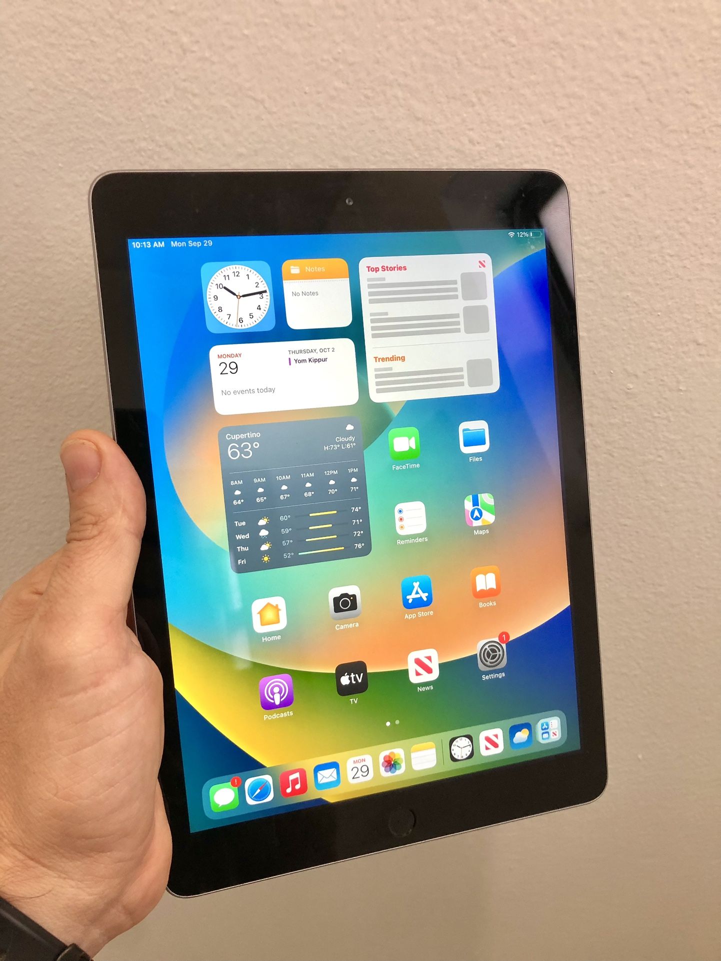 FIRM PRICE - iPad 5th Generation 32gb Space Gray - 3 Available