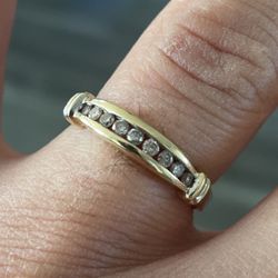 10K YELLOW GOLD WEDDING BAND W/ 9 STONES