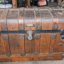 Old Victorian Trunk. (This Item Will Be Taken Off In A Week)