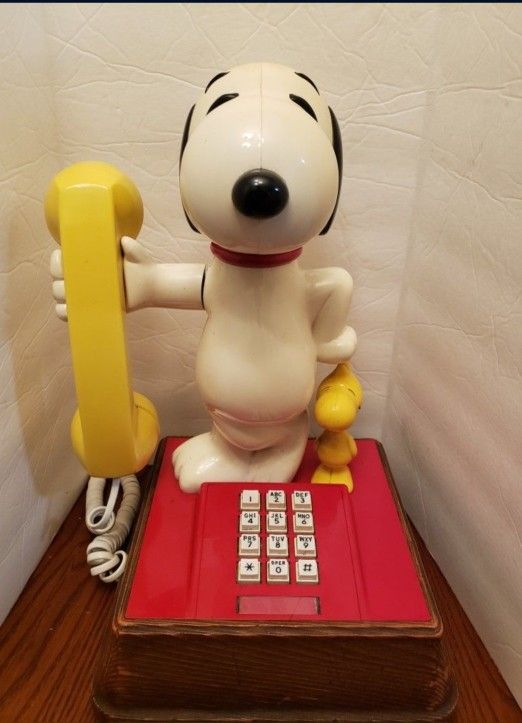 VINTAGE 1976 PEANUTS SNOOPY AND WOODSTOCK TOUCH DIAL TELEPHONE