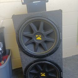 2 15in Kicker Subs And Boss Apple Car Play Double Din Deck Head Unit And 2000 Watts Amp Razor 4 Channel  