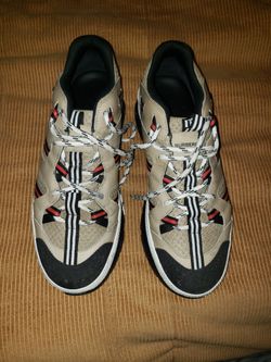 AUTHENTIC BURBERRY SNEAKERS SIZE 42