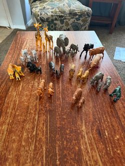 Toy Animal Play Figures