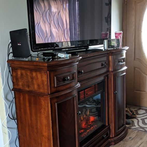 TV PANASONIC 55" Electric Fireplace And C1r Shelf Fairless Hils 684