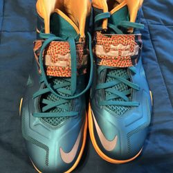 NIKE Zoom Soldier VII   Size 8.5