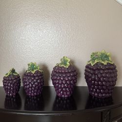Set of 4 vintage ceramic grapes