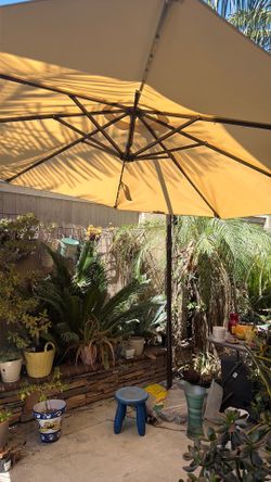 Patio umbrella- beige / party water jar
