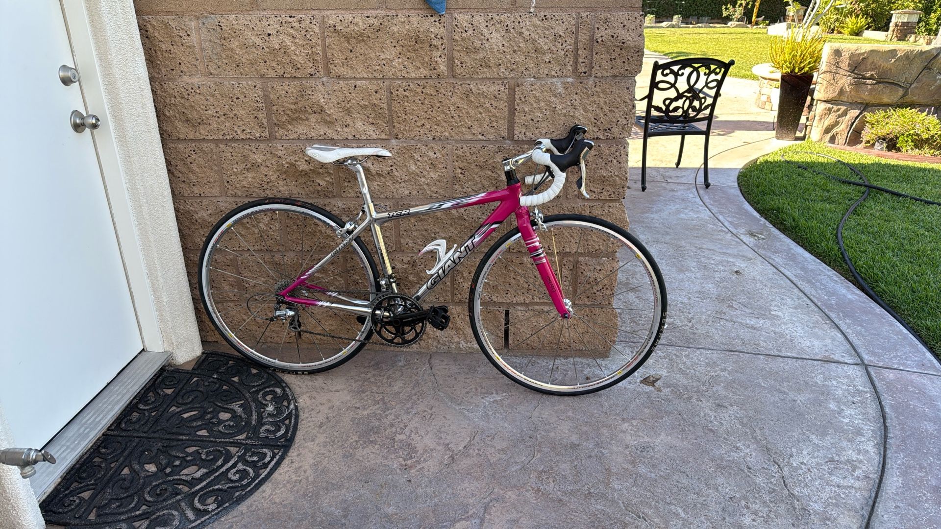 Giant TCR Alloy Road Bike XS Shimano 105, Mavic Ksyrium Elite Whlst