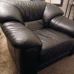 Black Leather Chair 