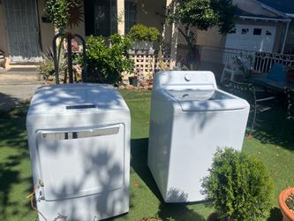 Washer dryer set