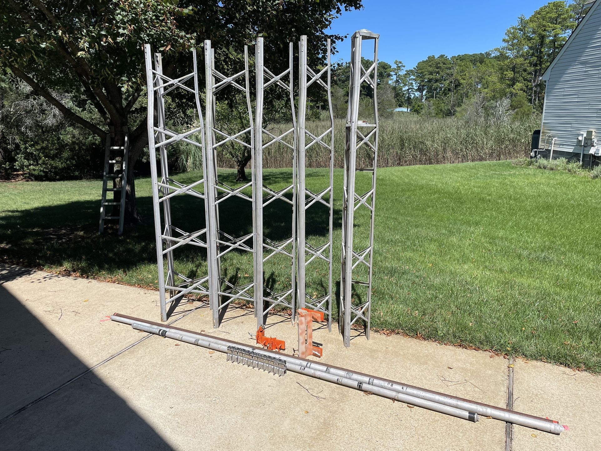 Rohn BX40 Self-Supporting Tower