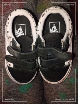 Size 6 toddler vans new