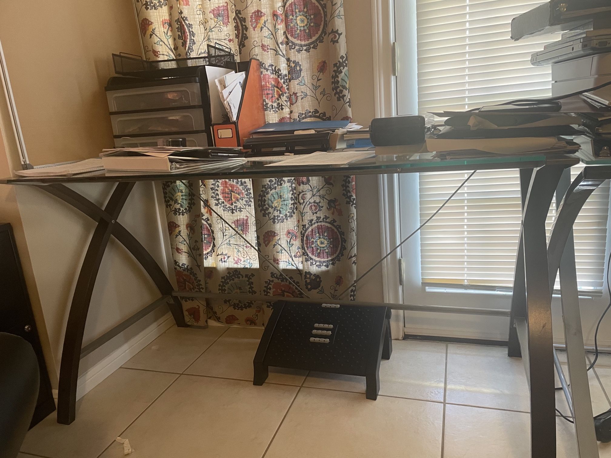 Computer table