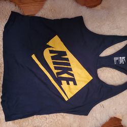 Nike tank