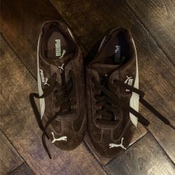Womens Brown Pumas 