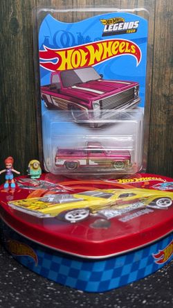 Hot Wheels  2021 83 Chevy Silverado  legends tour