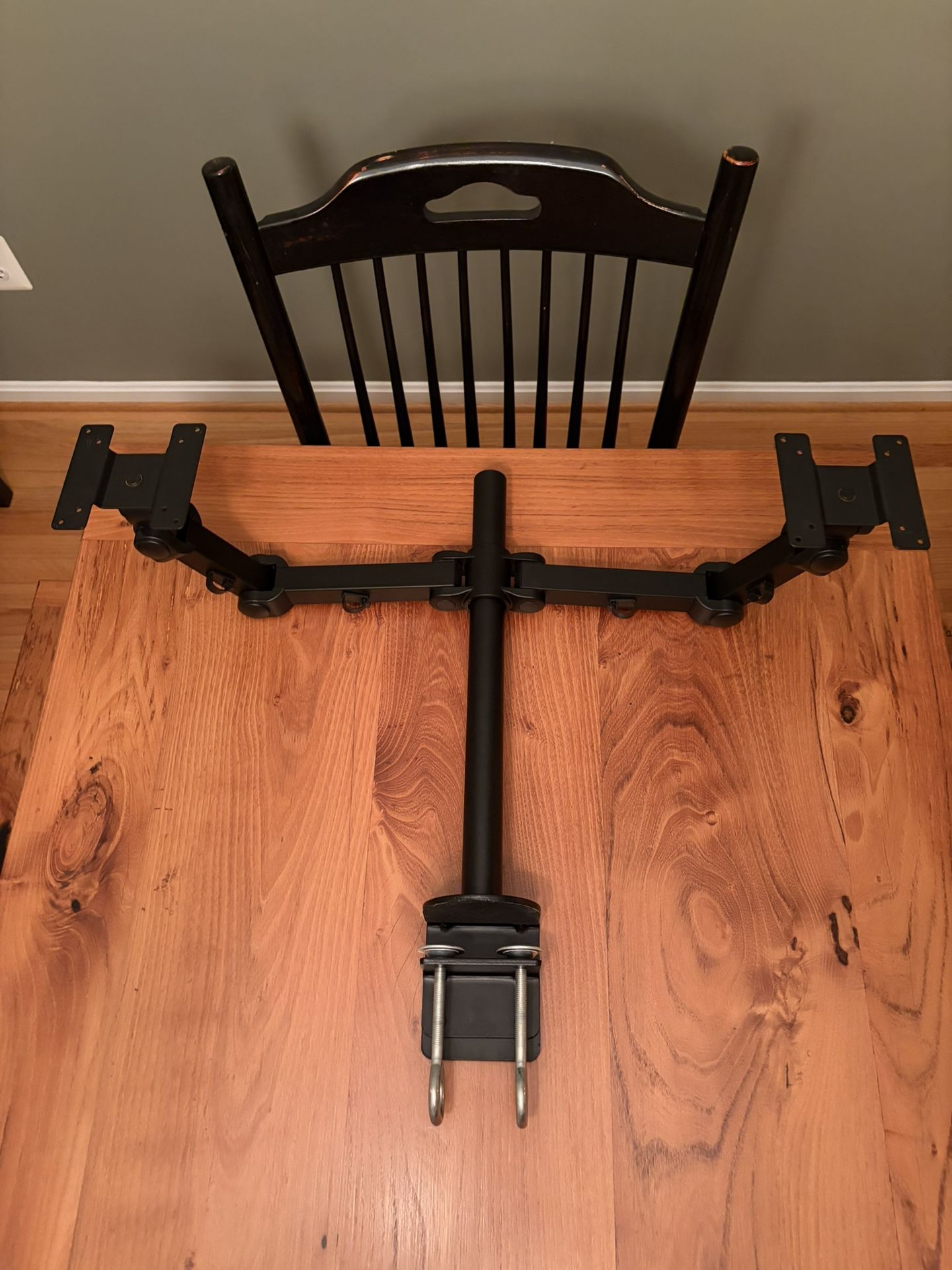 Dual Monitor Mount