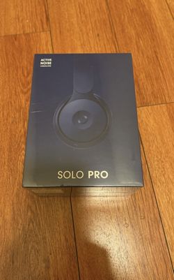 Brand new Beats by Dre Solo Pro wireless headphones limited edition color blue