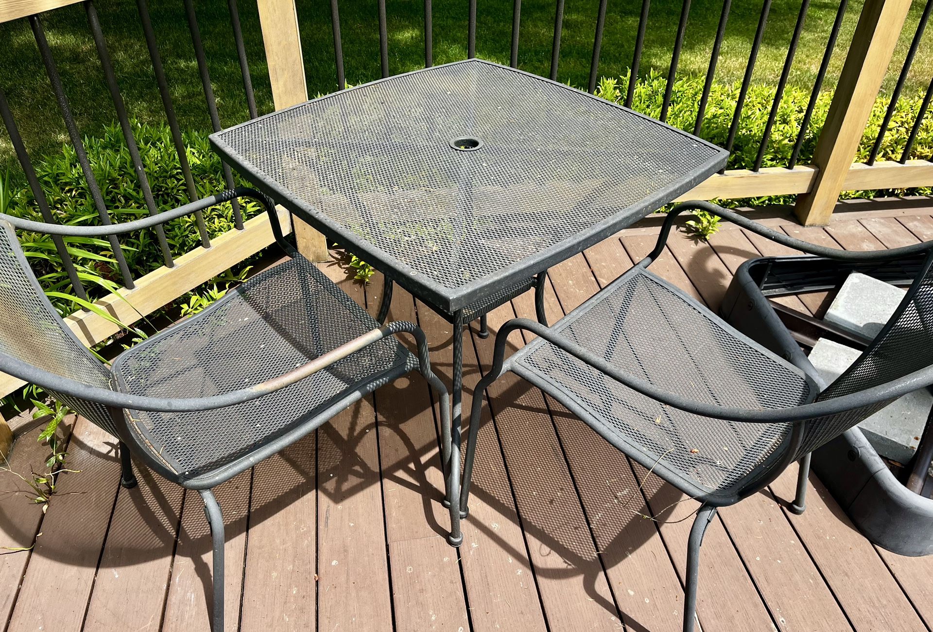 Bistro Table + 2 Chairs