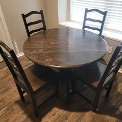 Beautiful Kitchen Table 4 Chairs