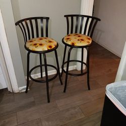 2 Metal BAR STOOLS