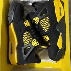 Jordan 4 Thunder 