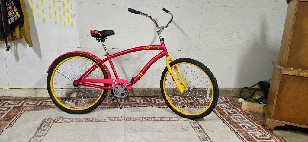 GRYFFINDOR BICYCLE- WHEN UR BROOMS ON TBE FRITZ