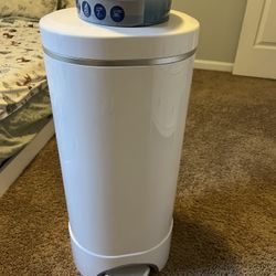 Diaper Genie With Refill 