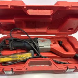 Milwaukee 6519-30 12 Amp Corded Reciprocating Sawzall W/ Hard Case