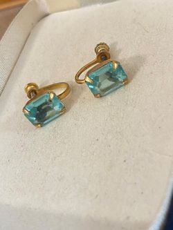 Aretes Gold Filled diferentes modelos de presión cada uno