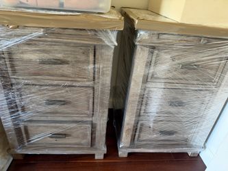 2 nightstands and 1 dresser