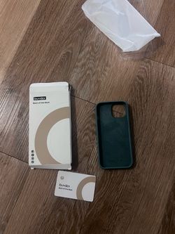 BUYDOT Magnetic Silicone Case for iPhone 15 / 15 Pro (6.1") - Forest Green
