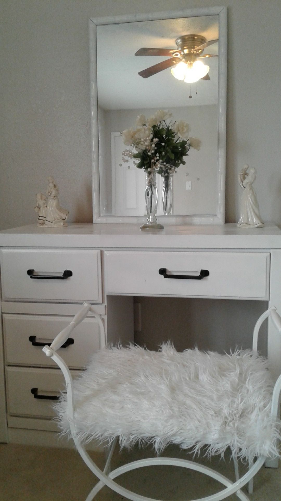 White Vanity Set Desk Mirror and Stool