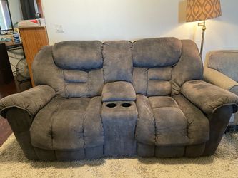 Reclining loveseat