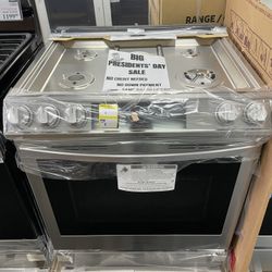 SLIDE IN STAINLESS STEEL SAMSUNG GAS STOVE